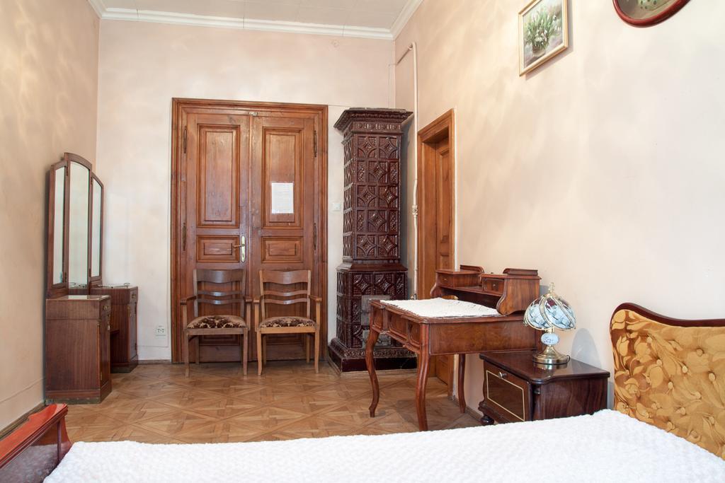 "Eva Stories" Movie Apartment On Rynok Square Leópolis Exterior foto
